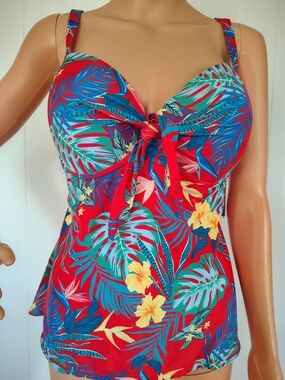 Stylish Swimwear Red Tropical Floral Tie-Front Tankini Top Plus Size 1XL NWT
